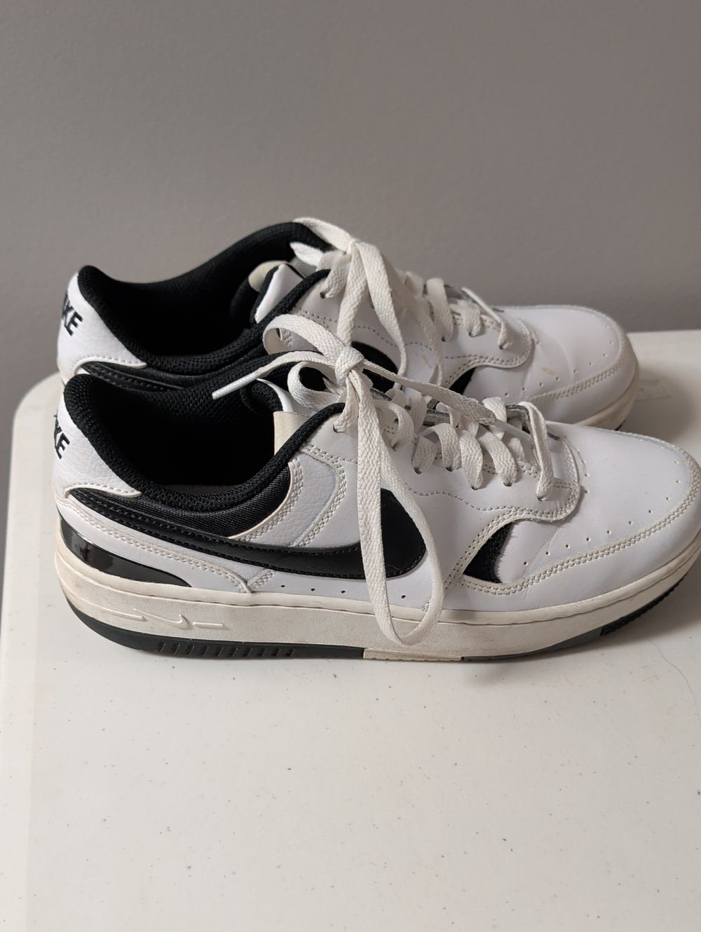 Nike Women’s White and Black Low-Top Sneakers